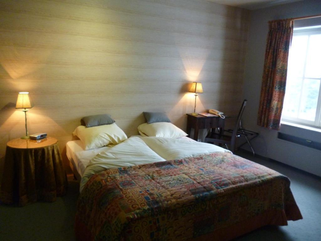 Chalet Sur Lesse Hotel Maissin Room photo